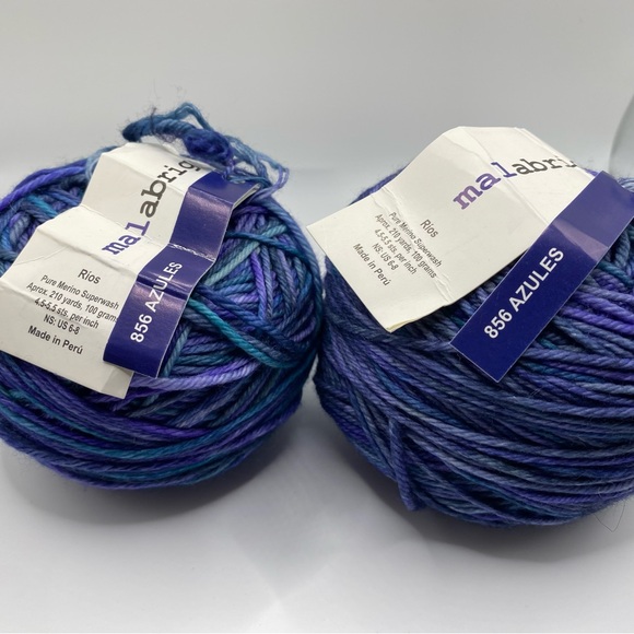 NWT 2 Cakes Malabrigo Rios “Azules” 100% Merino Worsted Wt. Yarn. Made in Peru - Picture 10 of 10